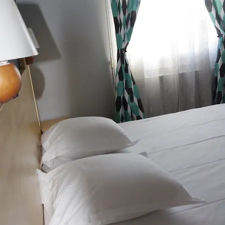 De Paris Hotel