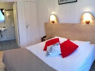Hotel De Paris 2*