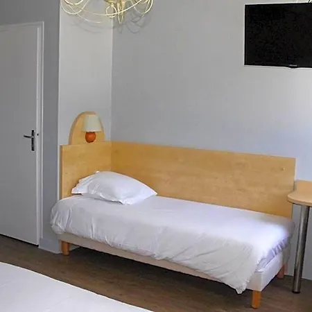 Hotel De Paris 2*