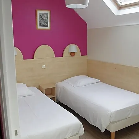 De Paris Hotel 2*