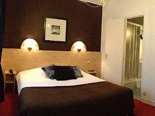 De Paris Hotel 2*