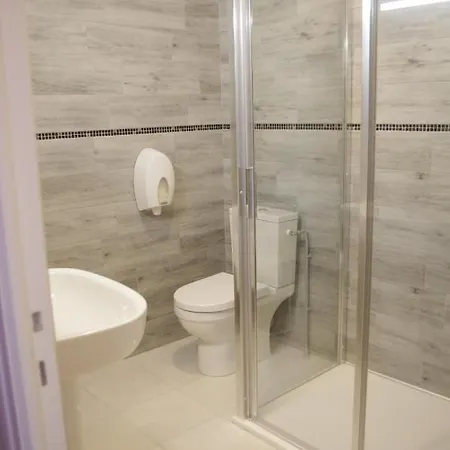 De Paris Hotel 2*